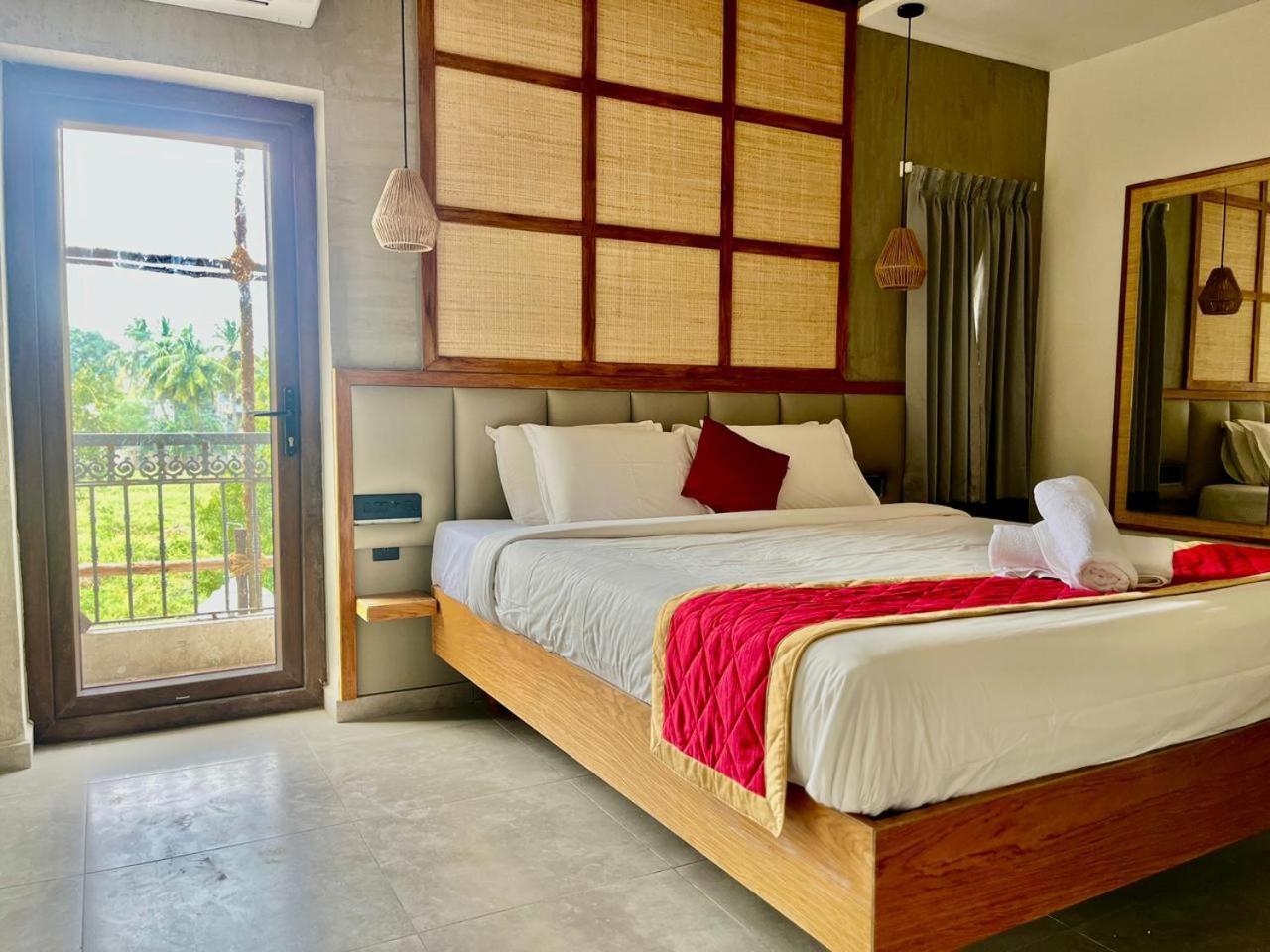 Hotel Castle Manor - Auroville Beach Pondicherry Eksteriør bilde